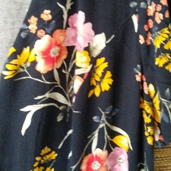 🌸 Forever 21+ Floral Button-Front Navy Mini Dress – Size 2X - Plus Size - Picture 5 of 9